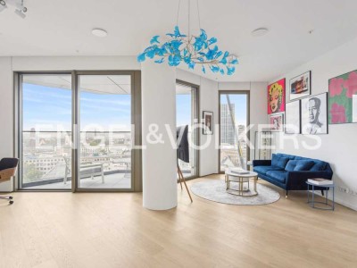 Exklusive Zwei-Zimmer-Wohnung mit luxuriöser Möblierung im FOUR