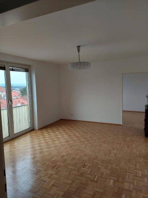 sonniges, geräumige 3-Zimmereigentum in Stiftsnähe mit Traum-Ausblick und Balkon