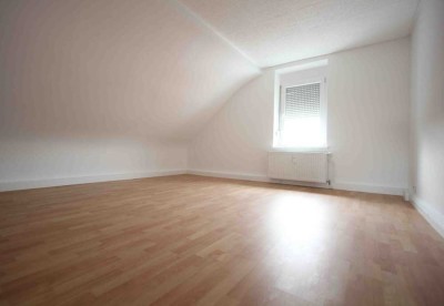 Modernisierte-3 ZKB-DG-Wohnung in Rehlingen-Siersburg