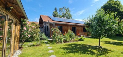 Neuwertiger ökologischer Bungalow in traumhafter Lage mit Photovoltaik und Grundwasser-Wärmepumpe