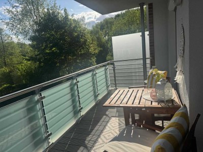 ,,Fast NEU" 2-Zimmer-Wohnung mit Süd-Balkon, Einbauküche & TG Stellplatz