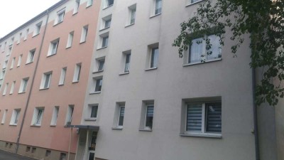 Attraktive und modernisierte 4-Raum-Wohnung mit Balkon in Halle (Saale)