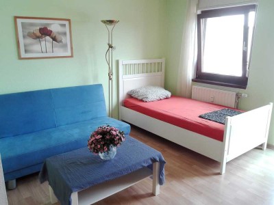 Von Privat !! 1-Zimmer-Apartment mit sep.Küche,Balkon und Tiefgaragenstellplatz in Leimen-St.ilgen