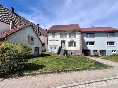 2 Häuser zum Preis von einem mit Garage und Grundstück