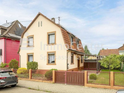 Familienfreundlich und charmant: Einfamilienhaus mit Wintergarten, Scheune und Garten in Neureut