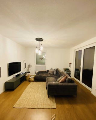 Moderne 3- Raum- Wohnung mit Balkon und Stellplatz