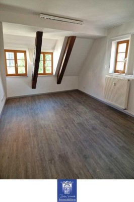 Liebevoll sanierte und attraktive DG-Maisonettewohnung