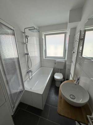 Geschmackvolle 2-Zimmer-Wohnung mit EBK in Augsburg !!!Real Estate Hofmann!!!