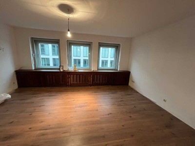 Vollständig renovierte 4-Zimmer-Maisonette-Wohnung mit großer Terasse