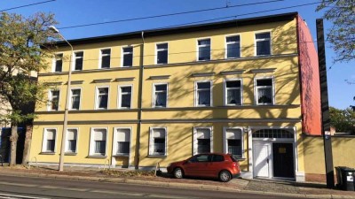 Helle  Dachgeschosswohnung mit Tageslichtbad, Badewanne und Innenhofnutzung unweit der Elbwiesen