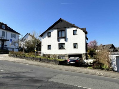 Von Privat: Familientraum - Top-Lage: Außergewöhnliches 6-Zimmer Einfamilienhaus mit großem Garten