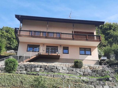 M A U E R: Absolut ruhige Lage am Ortsrand - Großzügiges, gemütliches Einfamilienhaus mit ELW