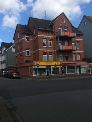 Attraktive 4-Zimmer-Dachgeschosswohnung mit gehobener Innenausstattung mit Balkon und EBK in Hameln