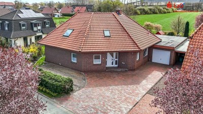 Gepflegtes Einfamilienhaus mit Einliegerwohnung in Blexen