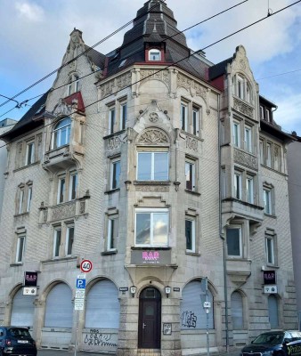 Jugendstil-Traum in zentraler Lage – 3-Zimmer-Altbau mit Potenzial