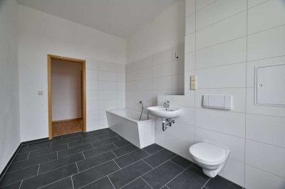 WOW! tolle, große 2 Raum Wohnung mit neuem Badezimmer in Schlosschemnitz zu vermieten
