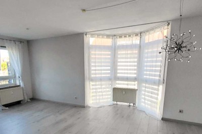 Gepflegte 2-Zimmer-Wohnung mit Balkon, EBK und TG in Korntal Münchingen.