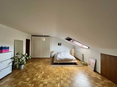 Exklusive 1-Raum-Dachgeschosswohnung in Düsseldorf