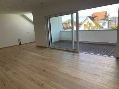 Große Dachgeschosswohnung mit Loggia mit Blick auf Riedlinger Innenstadt