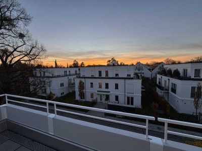 Frisch sanierte & provisionsfreie Dachterrassen-Wohnung in Top-Lage von Obermenzing