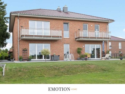 Rechte neuwertige Doppelhaushälfte in familienfreundlicher Lage