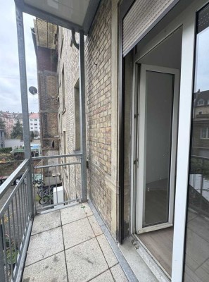 3555 - Sanierte 3-Zimmerwohnung mit 2 Balkonen und Tageslichtbad!