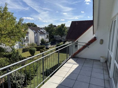 Ruhige, lichtdurchflutete Maisonette Wohnung mit 2 Balkonen, 100 qm