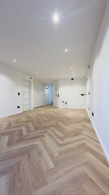 Hochwertig sanierte Wohnung - mit  Balkon, Garage u. Lagerraum