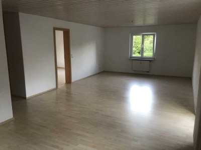 Helle 2-Zimmer Wohnung mit Balkon zu vermieten