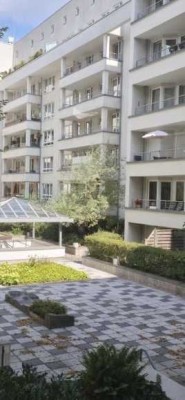 Moderne Wohnung mit Loggia nähe Gendarmenmarkt