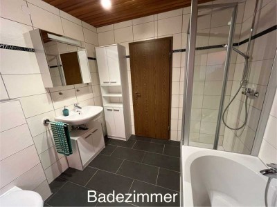 Modernisierte Wohnung mit zwei Zimmern und EBK in Wiesentheid