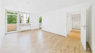 Erstvermietung nach Sanierung! 2- Zimmer Wohnung mit TG-Stellplatz und neuer Küche in top Lage!