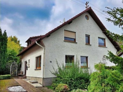 "Paradies" für eine Familie - EFH in hervorragender Lage mit herrlichem Garten -
936m² Grundstück