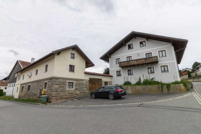 Gemeinde Hutthurm 3-Seit-Hof: Wohnhaus – Nebengebäude mit Einliegerwohnung – Stall/Scheune zentral i