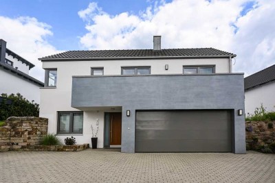 Exklusives Einfamilienhaus mit besonderer Architektur!