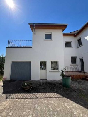 Stilvolle 4,5-Zimmer-Wohnung mit gehobener Innenausstattung mit Balkon und Garten in Schwetzingen