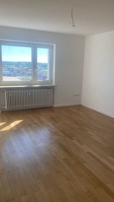 Hoch hinaus! 2-Zimmer-Wohnung im 7. OG zu vermieten