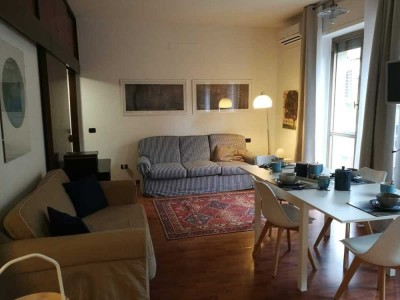 Stilvolle, sanierte 1,5-Zimmer-Wohnung mit EBK in Köln Neubrück