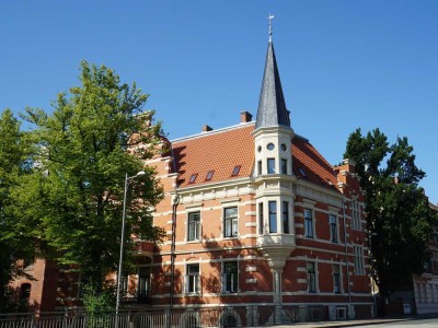 1,5-Zimmer-Wohnung in repräsentativer Gründerzeit-Altbauvilla