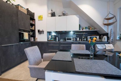 Neuwertige 3-Zimmer-Penthouse-Wohnung mit 2 Balkonen