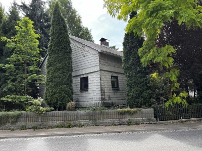 Günstiges 8-Zimmer-Einfamilienhaus in Großröhrsdorf Bretnig-Hauswalde