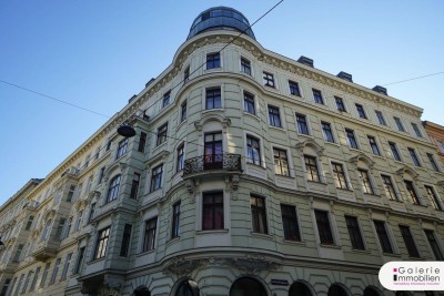 Bei der Volksoper - sanierungsbedürftige Stilaltbauwohnung