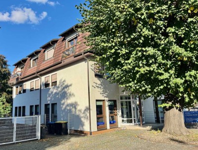 Attraktive und modernisierte 6-Zimmer-Wohnung mit Balkon in Radebeul
