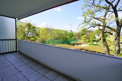 3-Zimmer-Wohnung mit zwei Bädern und einem Ausblick ins Grüne!