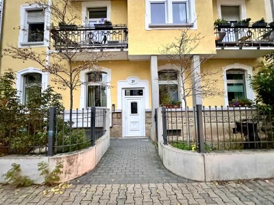 Schöne Altbauwohnung nahe Sandweg und Berger Straße, möbliert / furnished. Ruhige Seitenstraße