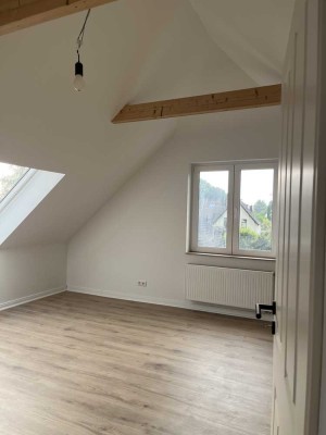 Helle 2-Zimmer Dachgeschosswohnung in Solingen Höhscheid