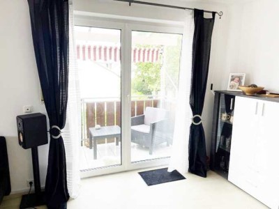 2 Zimmer, hell, mit Balkon, Neulindach, Wohnküche