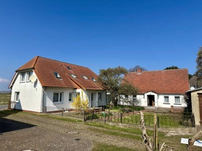 Ferienensemble mit hohem Entwicklungspotenzial in Strandnähe