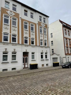 frei: Zeitz 2-ZKB-EG mit Balkon+Küchenzeile in ruhiger Lage