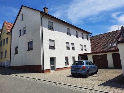 Viel Platz für alle: Ein-/Zweifamilienhaus in zentraler Lage in Hechingen